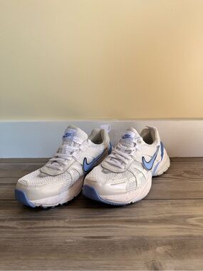 Women's Nike V2K Run "White Summit Royal Pulse”